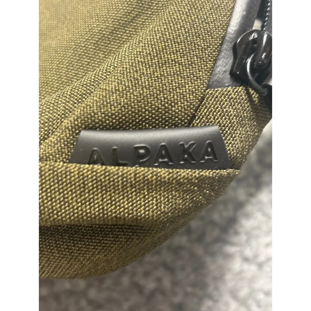 Alpaka Sling Bag Olive Green Black Crossbody‎ EDC Techwear Magnetic Buckle